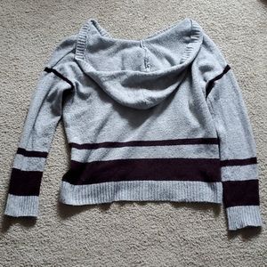 Cropped Hooded Sweater - Size S - COZY!